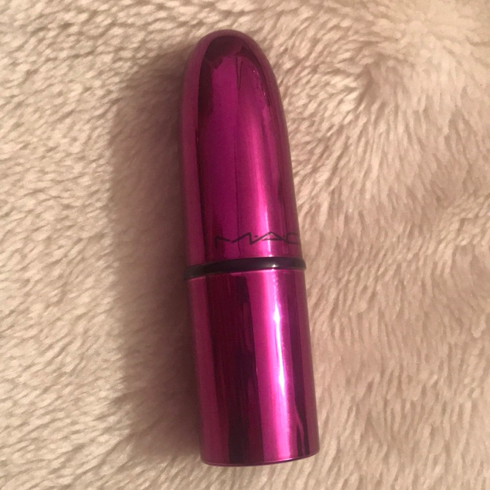 NWOT MAC Mini Lipstick in Rebel 💜💄